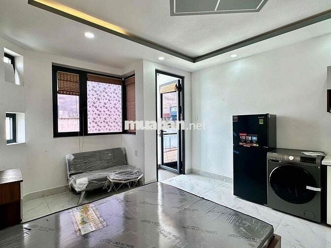 Căn hộ dịch vụ đầy đủ nội thất cực đẹp ngay sát bên Quận 1