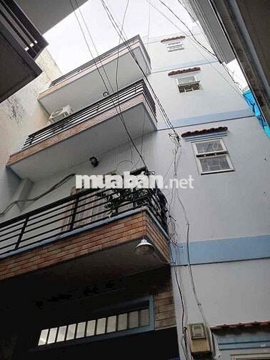 nhà nc trệt 2 lầu sân thượng 2pn 3vs nguyên công hoan P7 BT
