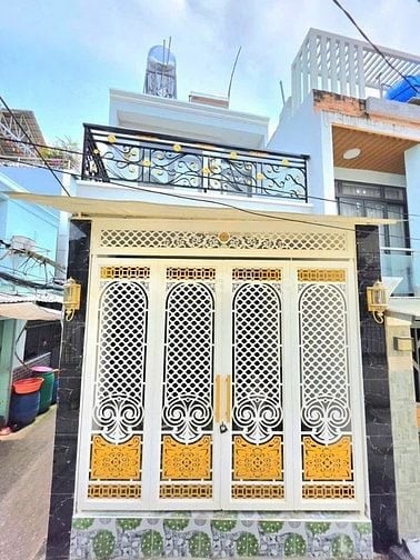 NHÀ ĐẸP – 1 LẦU – 4 tỷ 790 – XE HƠI 🚘 TỚI NHÀ – KẾ QUẬN 7