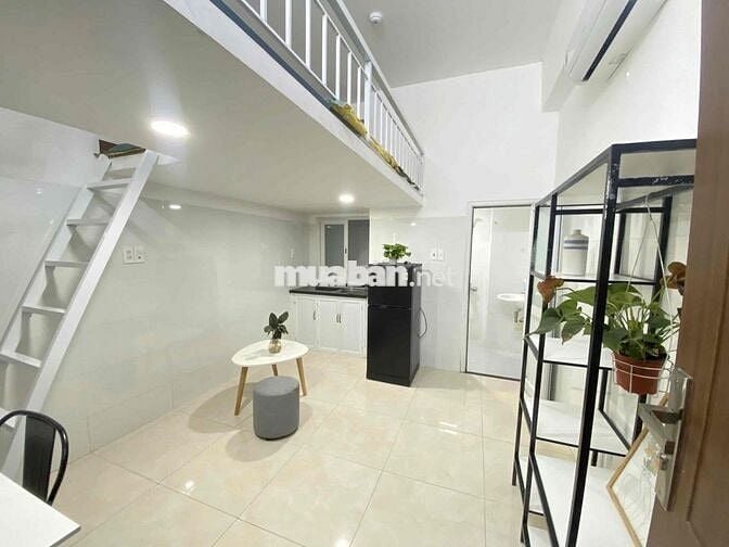 Phòng có gác Full Nội Thất, 30m2 gần ĐH Ngoại Thương, Ngã Tư Hàng Xanh
