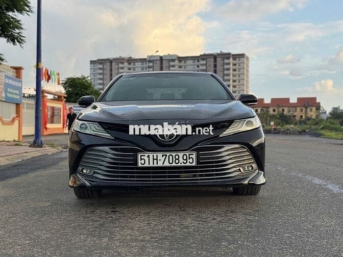 Toyota Camry 2019 2.5Q  mẫu mới nhập Thái 1 chủ