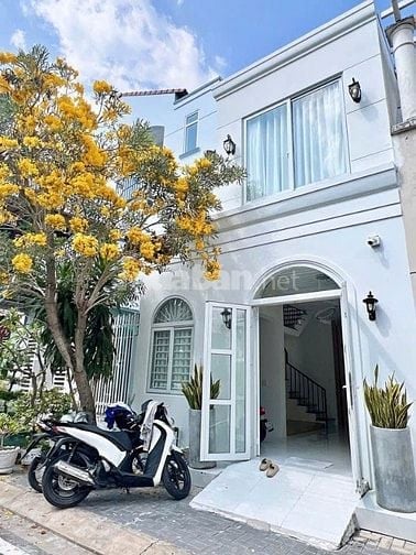 Chủ nhà ngộp bank bán gấp 970tr ngay KDC Gia Hoà cách Q8 5phut