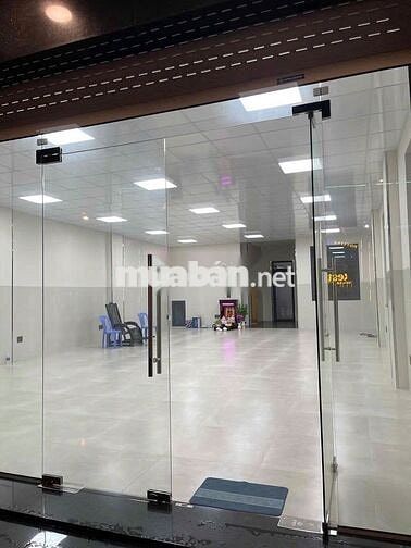 CHo thuê nhà mặt tiền đường Phạm văn chiêu 8x18m 5L trống suốt
