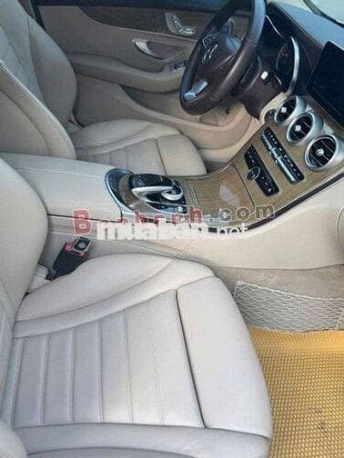 Mercedes-Benz C250 Exclusive – Màu trắng