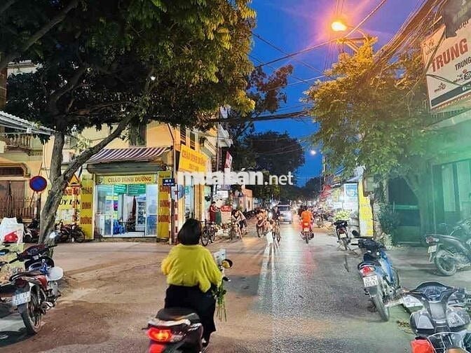 BÁN ĐẤT MẶT PHỐ THUÝ LĨNH, Ô TÔ TRÁNH