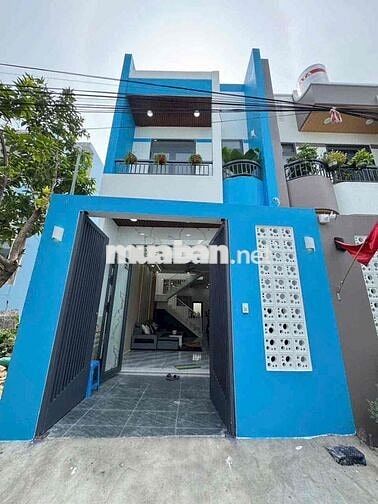 NHÀ NGAY CHỢ,TRƯỜNG HỌC. TRỆT LẦU 3PN 2WC.( FULL NỘI THẤT )
