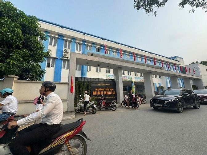 NHÀ ĐẸP GẦN TRƯỜNG CHUẨN MINH KHAI A 
