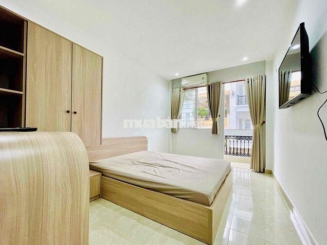 CĂN HỘ BAN CÔNG FULL NỘI THẤT QUẬN 1 GẦN CÔNG VIÊN LÊ VĂN TÁM, CHỢ TÂN
