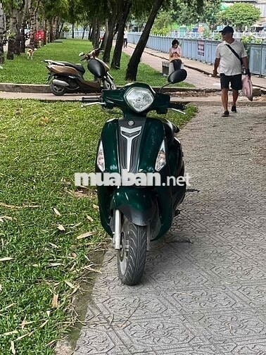 cần bán xe grander 2015 nữ chạy kỹ, máy êm.