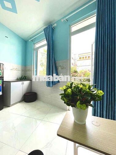 Căn hộ dịch vụ full nội thất - ban công thoáng mát