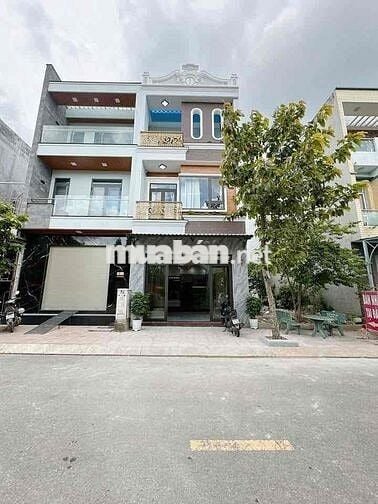 Nhà mặt tiền ngang 5m  hoàn công tại p Đông Hoà tp Hồ Chí Minh