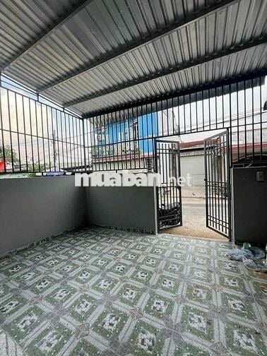 Cho thuê nhà nguyên căn 5x20 1gác lững trống suốt