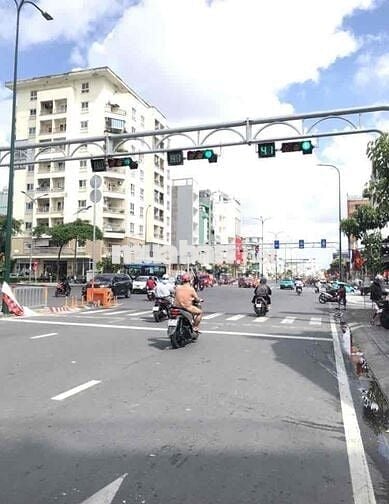 Bán đất siêu rộng 550m2 ( 20x29) sổ hồng riên giá 63 tỷ