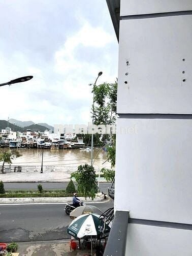 🏡 CHO THUÊ NHÀ Ở KINH DOANH GẦN BỜ KÈ HÀ RA - GIÁ 8.5 TRIỆU/THÁNG
