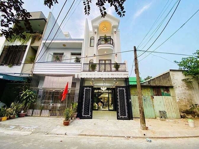 Nhà Tân Cổ Điển Đẹp có sân oto cách biển 300m đườg Dương Đức Hiền 7450