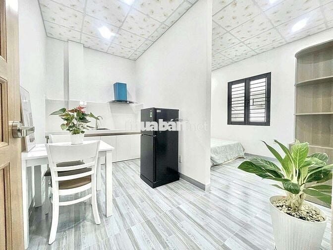 Căn hộ tách bếp Giá 7tr Ngay Ngã Tư Hàng Xanh ,Hutech,Văn Lang