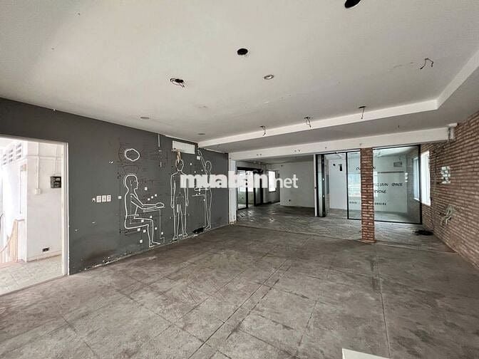 Căn TOP1 mặt tiền Hai Bà Trưng Q1 300m2 - Giá chạm đáy gần 80tr !!