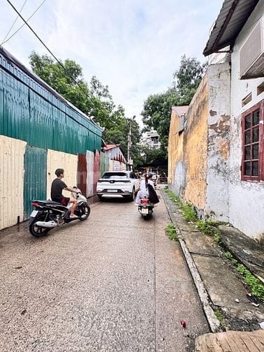 Bán đất tặng nhà Hồ Tùng Mậu 44m2, ô tô, ngõ thông , kinh doanh 6,6 tỷ