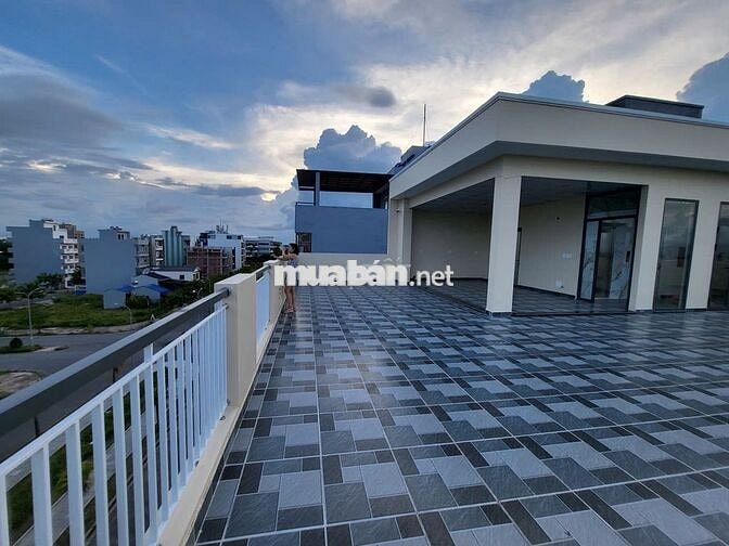 Mặt bằng sân thượng, thích hợp kinh doanh quán cf