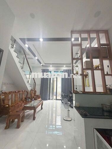 NHÀ 2 TẦNG, (5X8)M2, HẺM XE HƠI 5M, SÁT MẶT TIỀN ĐƯỜNG 4,6 TỶ CÒN TL