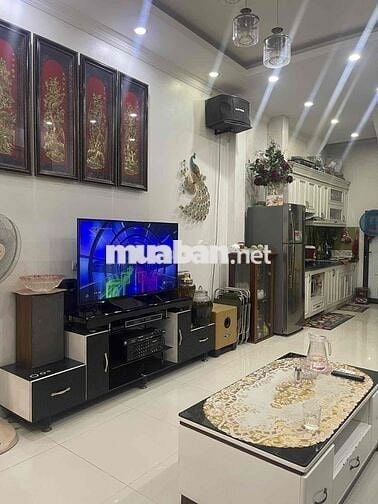 NHÀ EM CHÍNH CHỦ CẦN BÁN NHÀ PHỐ GIA QUẤT - NGÕ THÔNG TỨ PHÍA - TIỆN Í