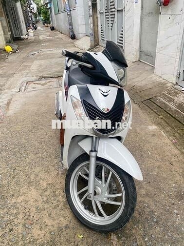 𝐂𝐡𝐚̀𝐨 𝐛𝐚́𝐧 SH125i Lên dàn áo ý màu trắng chính chủ