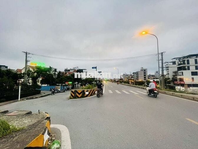 Bán Lô Đất Bắc Biên Ngọc Thụy Long Biên 54m MT 6m Giá 4,95 Tỷ