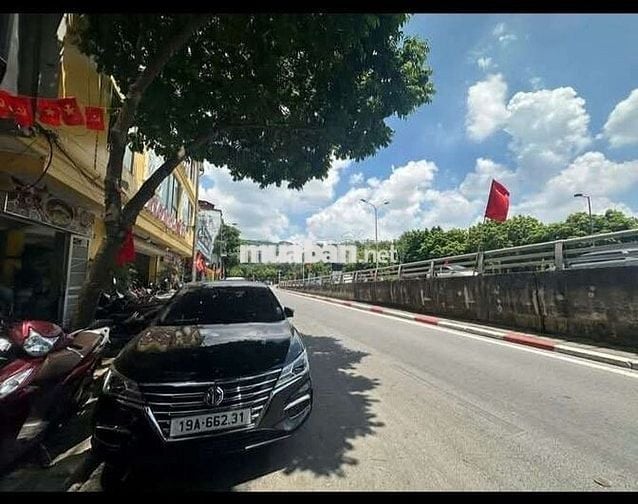 Tôi cần bán nhà mặt phố Miếu Đầm , 6tầng thang máy full nội thất.