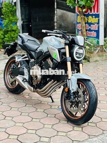 Mạnh Hà Motor bán CB650R 2021 xám xi măng lướt 10k