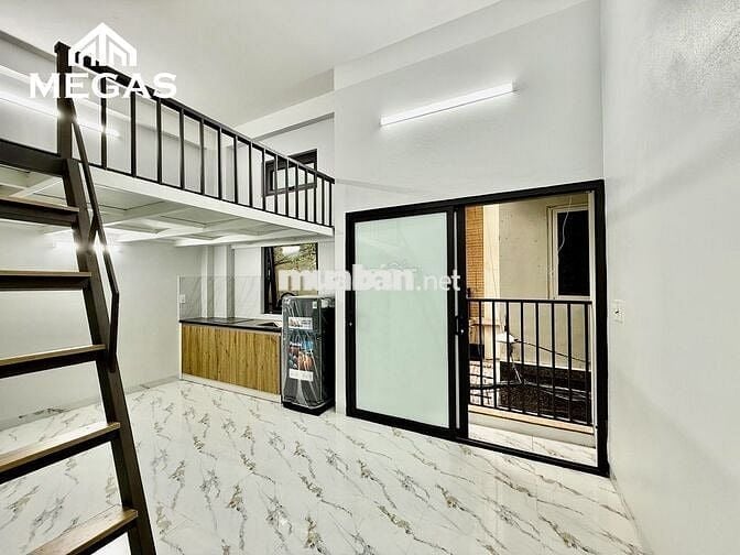 CHO THUÊ CĂN HỘ DUPLEX BAN CÔNG THOÁNG NẰM NGAY CÔNG VIÊN CẦU GIẤY