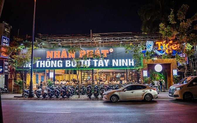 TUYỂN DỤNG 5 PHỤC VỤ - BAO ĂN Ở - THU NHẬP LÊN ĐẾN 12.000.000Đ