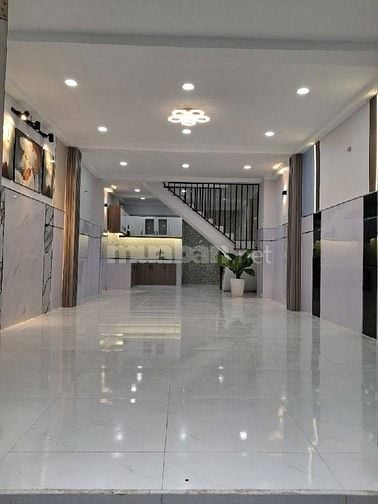 Bán nhà đường Bình Long, Tân Phú, diện tích 55m2, 3 phòng ngủ, hẻm sạc