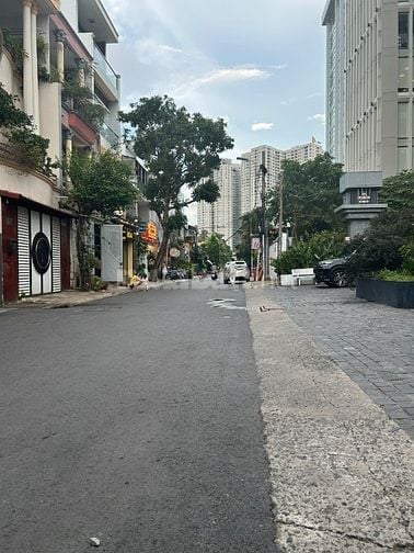 Bán nhà 18 tỷ MT Nguyễn Đang Giai - và 23 tỷ Nguyễn Duy Hiệu
