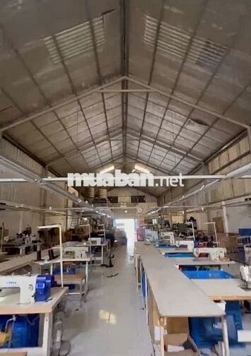 Thuê kho bãi Quận 4 , DT 640m có tường xây kiên cố đẹp - chuẩn.