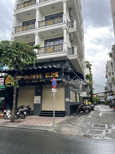 Bán gấp nhà đường tân vĩnh P4,Q4,dt:8x9m,giá:15,2tỷ(5 lầu)