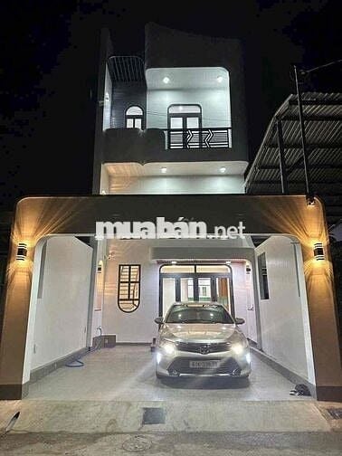 Nhà 1 trệt 2 lầu mặt tiền nhựa dx 59 gần chợ,(đã hoàn công)
