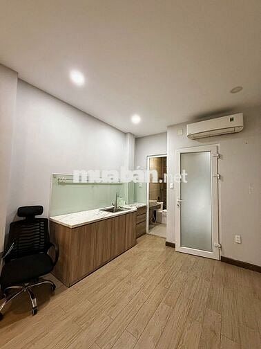 Cho thuê nhà hxh Nguyễn Trãi. NCT, Q1 3x10m T+3L - giá 25tr sàn suốt