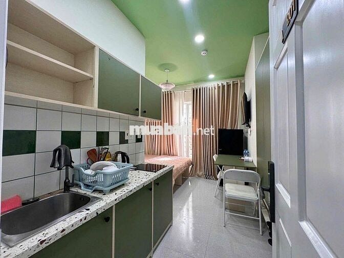CHDV mới  Ngay UEH ngã 6 Nguyễn Tri Phương ban công full nội thất