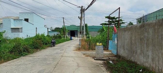 Cho thuê 1000m2 đất làm xưởng hoặc kinh doanh 