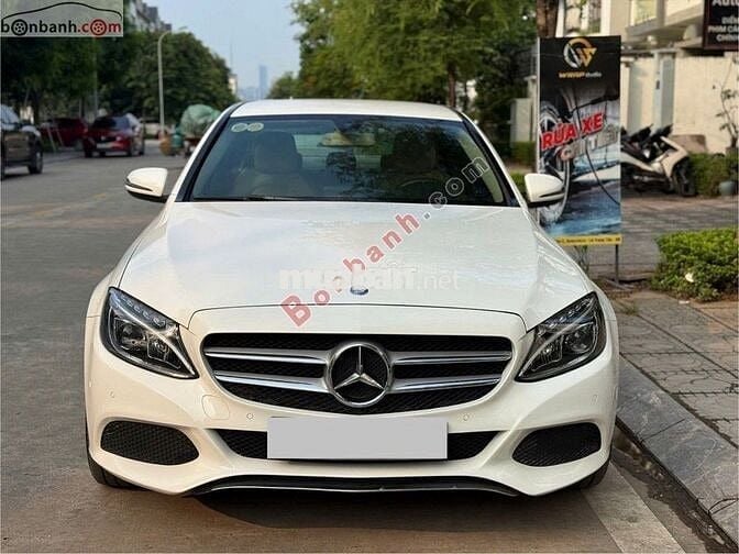 Mercedes Benz C200 2016Trắng nội thất kem.