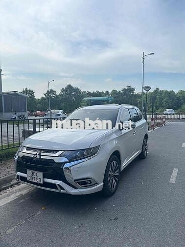 Mitsubishi Outlander 2022 2.0 CVT Premium - 3000 k