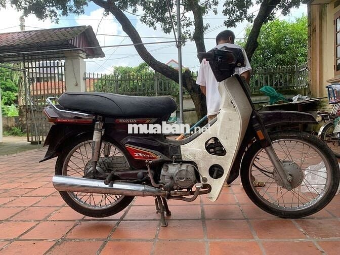 NHÀ DƯ CHIẾC XE DREAM KHÔNG DÙNG TỚI MUỐN BÁN