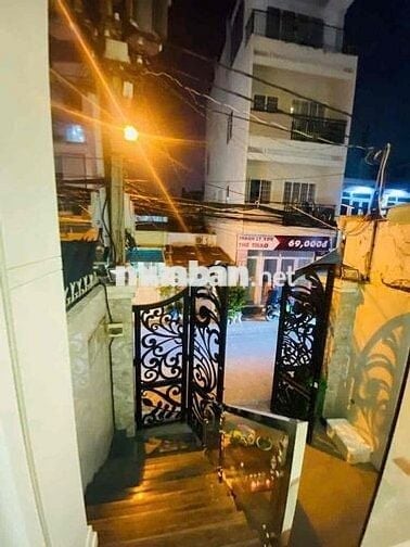 Chính chủ cho thuê Mặt bằng KD. DT 60m2.Trệt lững. Đường CMT8, Quận 10