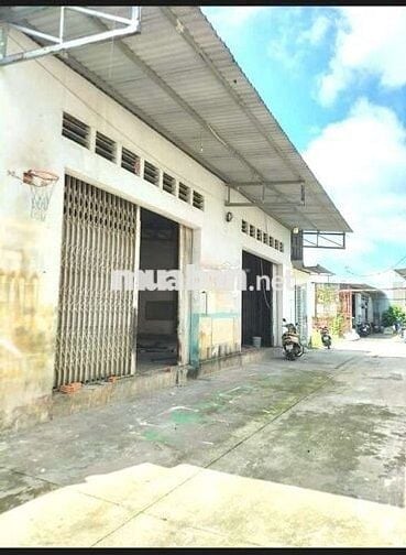 Xưởng và nhà cấp 4 - 250m2 - Gần KCN Vĩnh Lộc