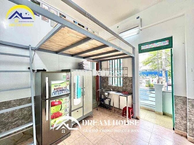 có bancol, mặt tiền đường, cách vhu 10' đi xe, hỗ trợ 200 tiền chuyển