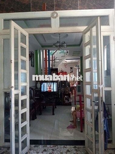 cho thuê nhà mặt tiền sát chợ liên ấp 26 có lầu suốt buôn bán nhỏ lẻ