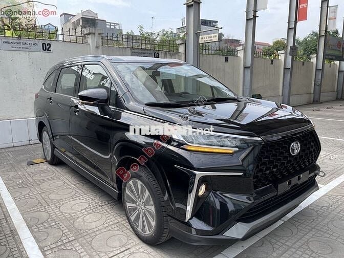GIAO NGAY Toyota Veloz Cross 1.5 CVT 7 chỗ