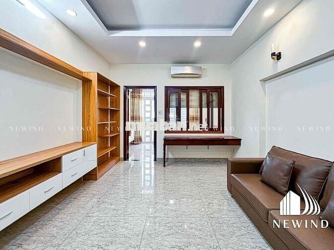 Cho Thuê Căn 1 Phòng Ngủ Rộng 50m2 Có Ban Công Ngay Trung Tâm Quận 7