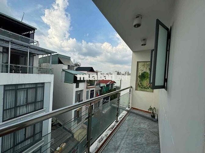 CHO THUÊ SIÊU PHẨM PHÒNG KHÔNG CÓ GÁC MỚI XÂY BAN CÔNG FULL NỘI THẤT