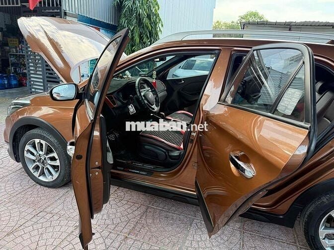 Hyundai i20 2015 1.4 AT - 66000 km